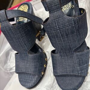 NWT Vince Camuto Textured Navy Sandals Block Heel Denim look